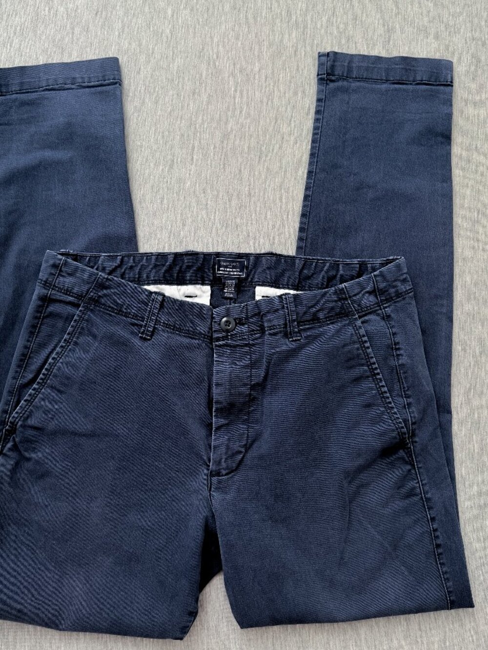 GAP Khakis Navy Blue Lived In Tapered Khakis Slim Fit Classic Navy Chino